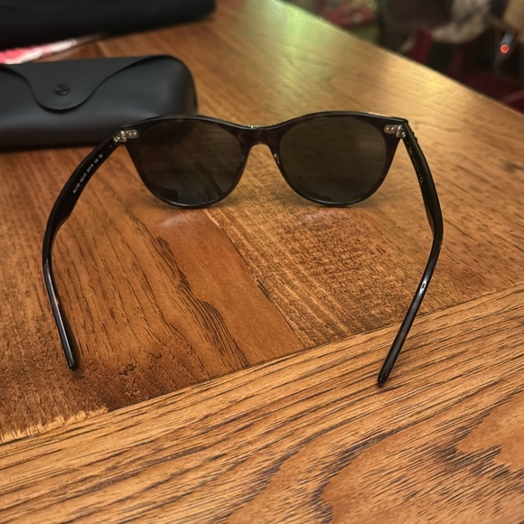 Ray-Ban Sunglasses - Picture 2 of 4